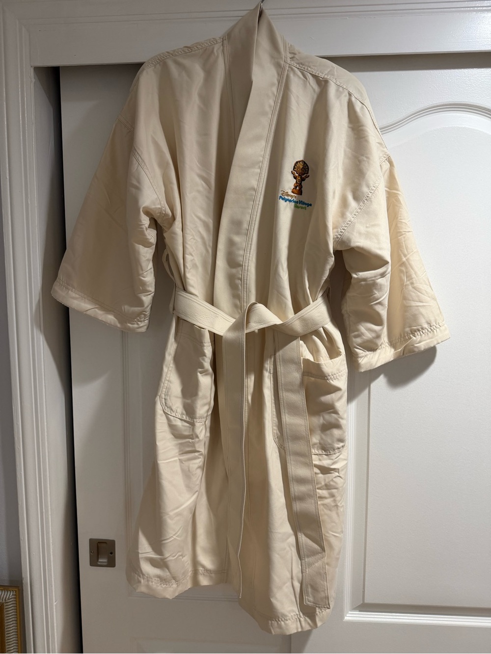 Disney’s Polynesian Resort Luxurious Cream Fleece-Lined Tiki Totem Robe